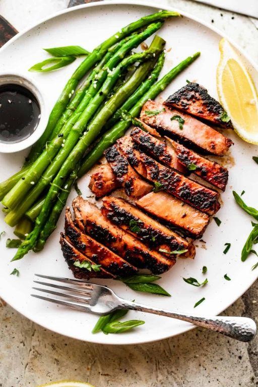 Pan-Seared Tuna Steak with Balsamic Glaze