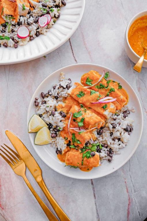 Pan-Seared Tuna Steak with Coconut Curry Sauce