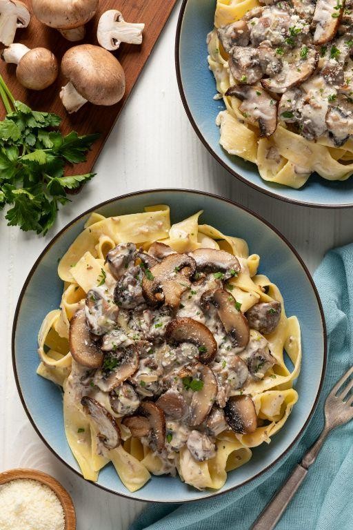 Pasta with Mushroom Cream Sauce