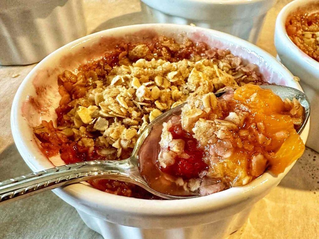 Peach Raspberry Crumble