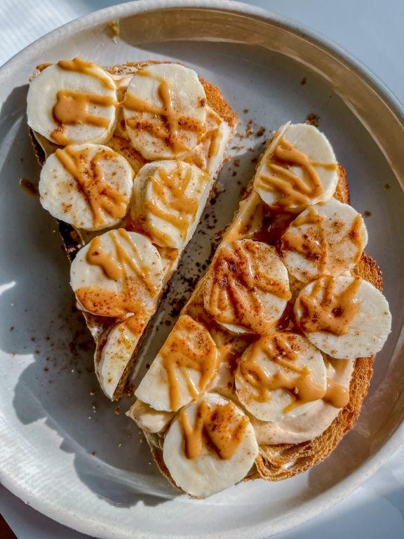 Peanut Butter Banana Yogurt Dip
