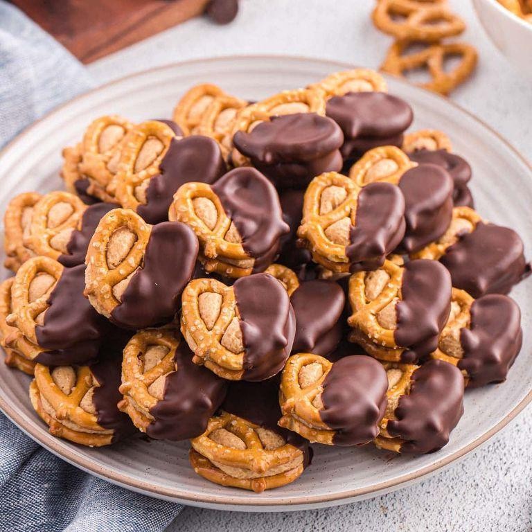 Peanut Butter Pretzel Candy Bites