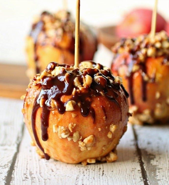 Peanut Butter Whiskey Caramel Apples