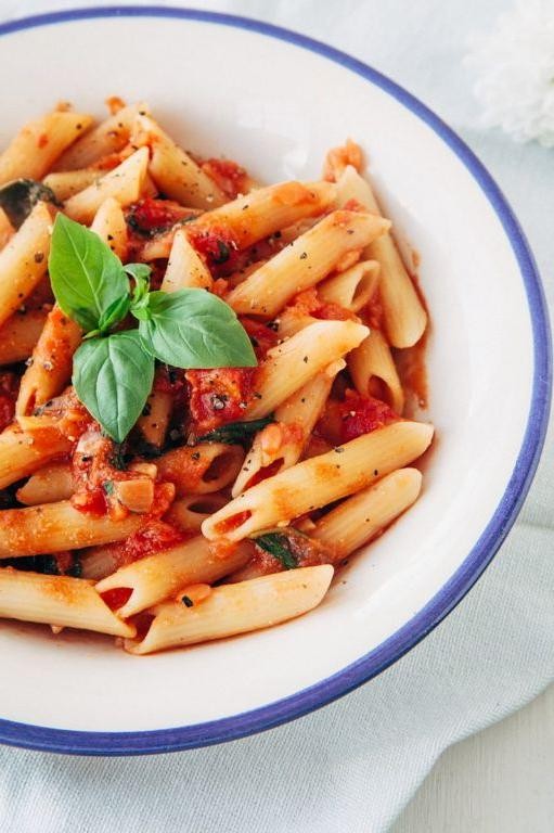 Penne with Tomato Basil Sauce