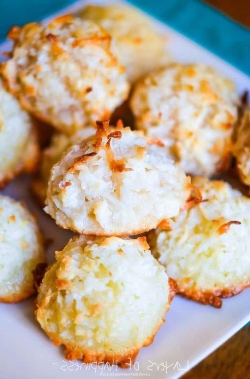 Petite Coconut Macaroons