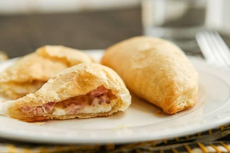 Phyllo Dough Breakfast Empanadas with Ham and Cheese