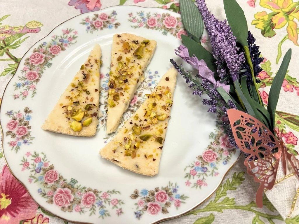 Pistachio and Lavender Cookies