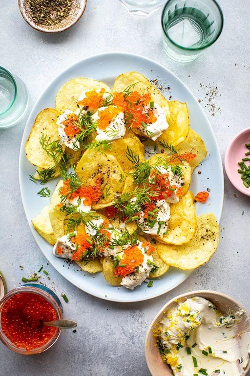 Potato Crisps with Caviar and Dill