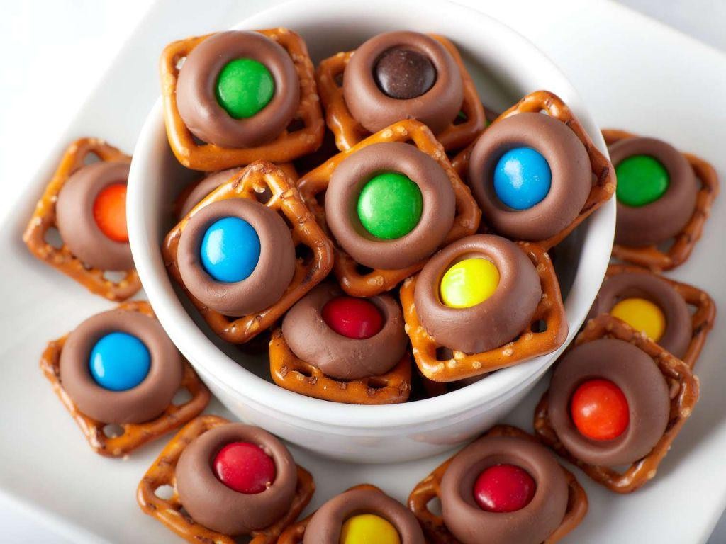 Pretzel Candy Squares