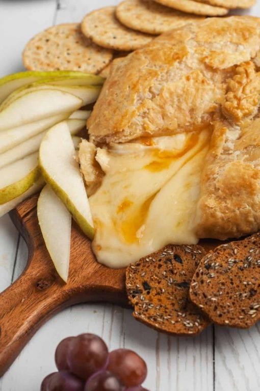 Puff Pastry Brie and Apricot Preserve Swirls