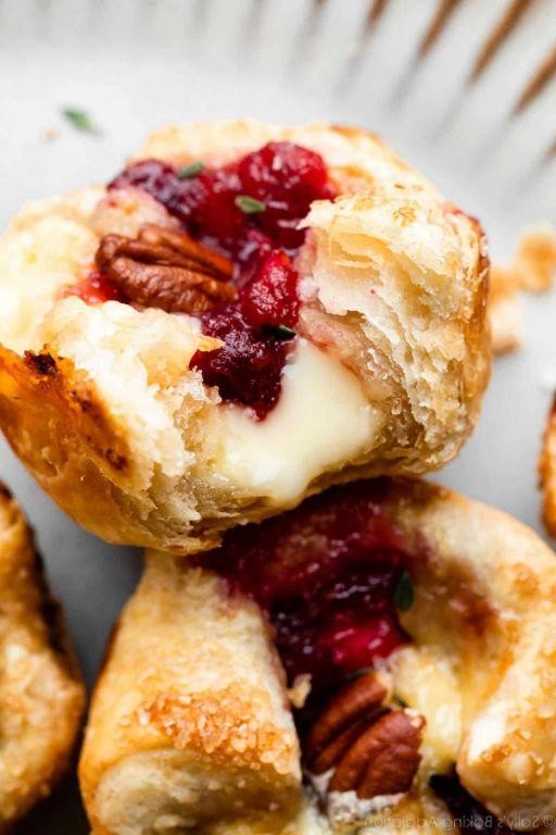 Puff Pastry Brie with Cranberry Sauce