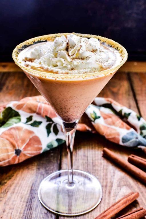 Pumpkin Pie Cinnamon Roll Martini