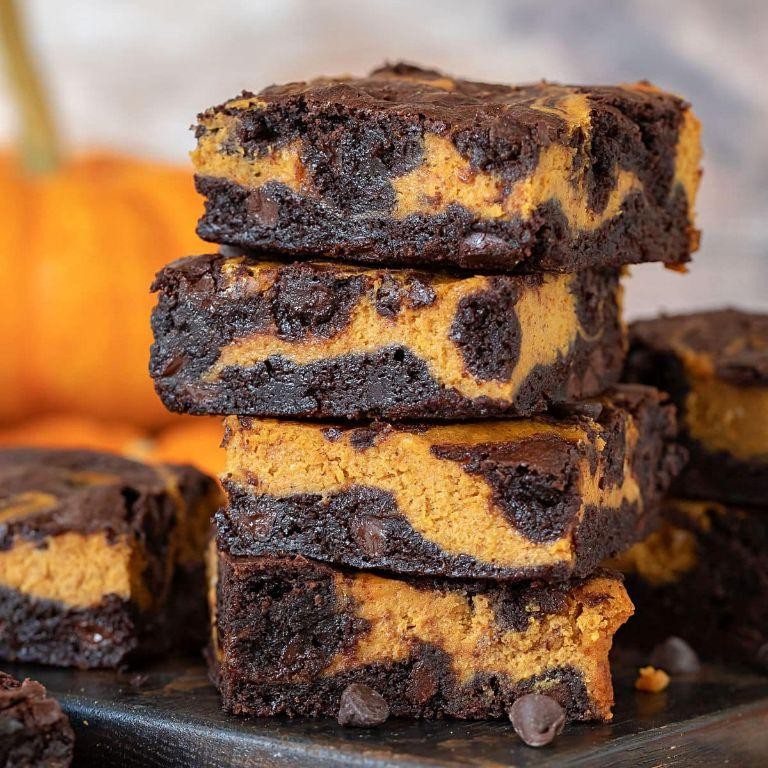 Pumpkin Spice Christmas Brownies