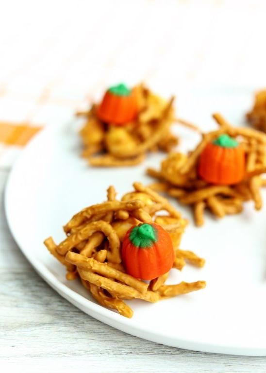 Pumpkin Spice Haystacks