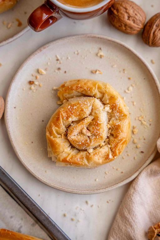 Pumpkin Spice Phyllo Dough Breakfast Rolls