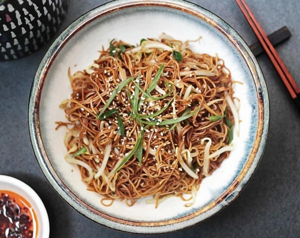 Quick Hibachi Noodles with Egg and Bean Sprouts