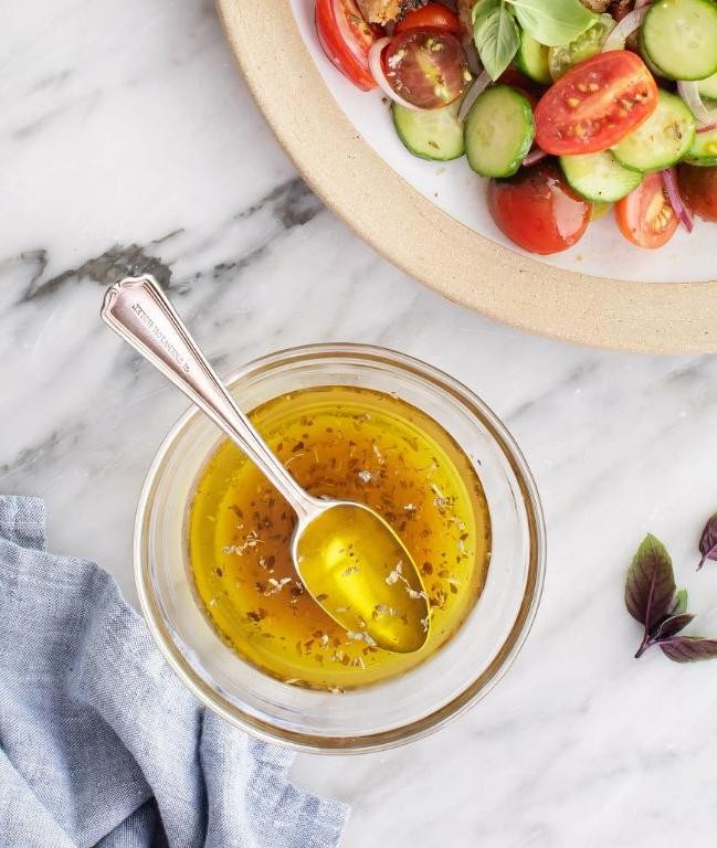 Quick and Easy Greek Dressing with Dried Herbs