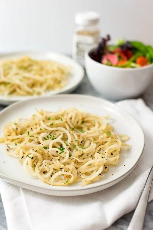 Radish Noodles with Creamy Alfredo Sauce