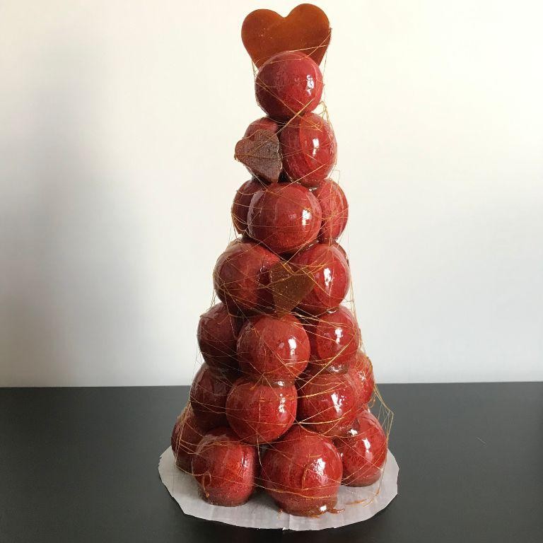 Red Velvet Croque en Bouche
