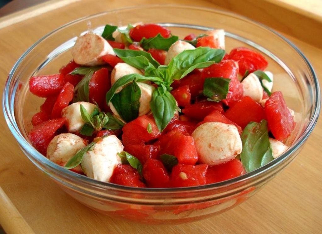 Roma Tomato and Mozzarella Salad