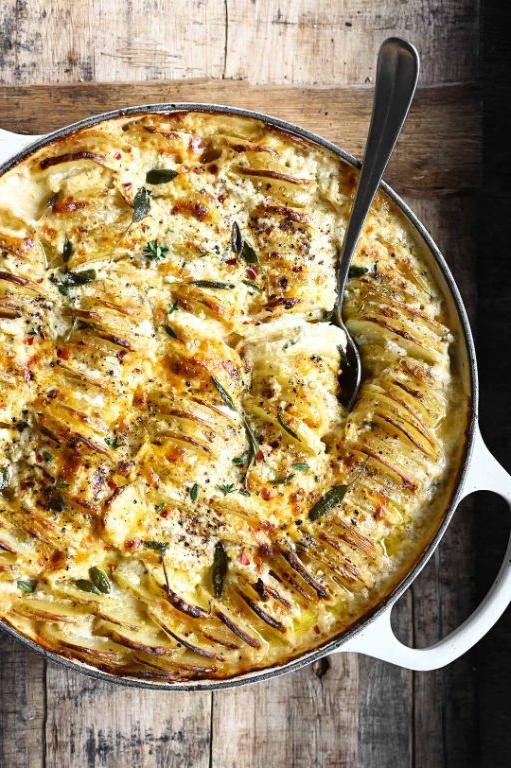 Romertopf Cheesy Potato Gratin