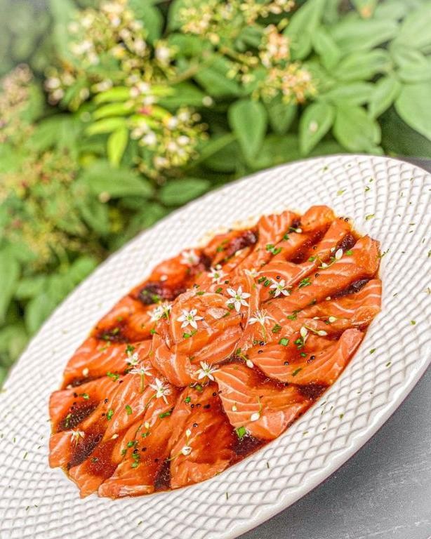 Salmon Sashimi with Ponzu Sauce