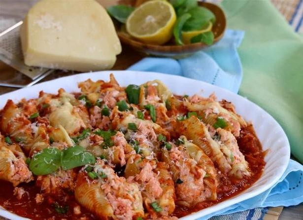 Salmon and Cheese Stuffed Shells