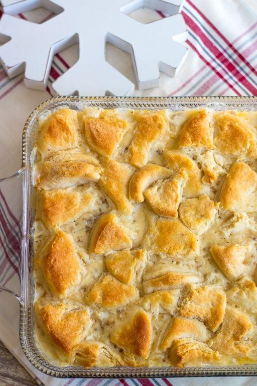 Sausage Gravy and Biscuit Casserole