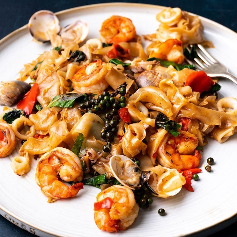 Seafood Drunken Noodles with Squid and Mussels