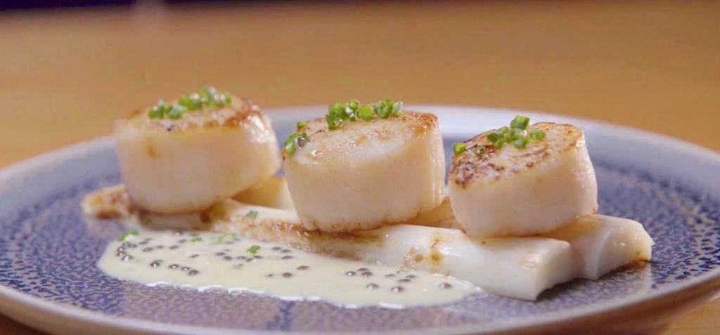 Seared Scallops with Caviar Beurre Blanc