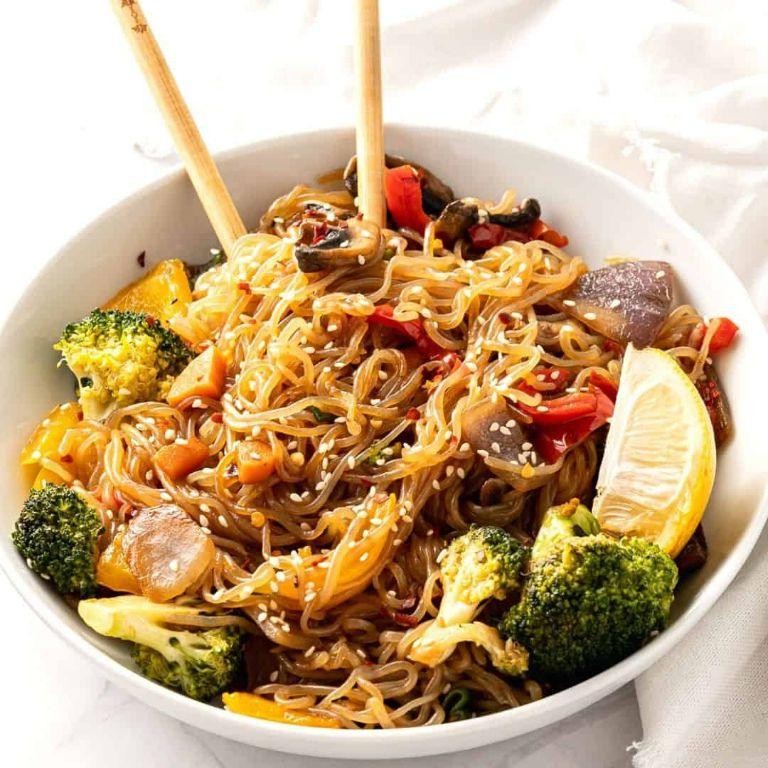 Shirataki Noodles Stir Fry with Vegetables