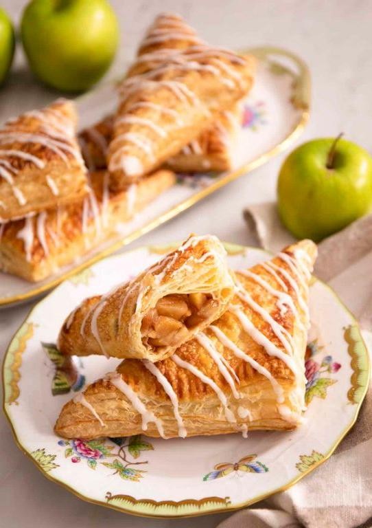Simple Apple Cinnamon Turnovers