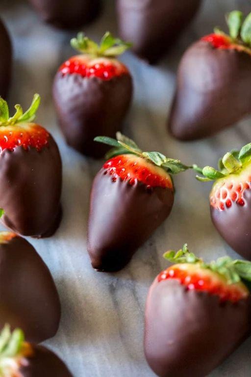 Simple Chocolate Covered Strawberries