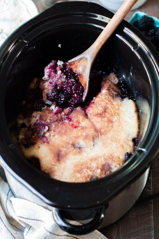 Slow Cooker Blackberry Cobbler