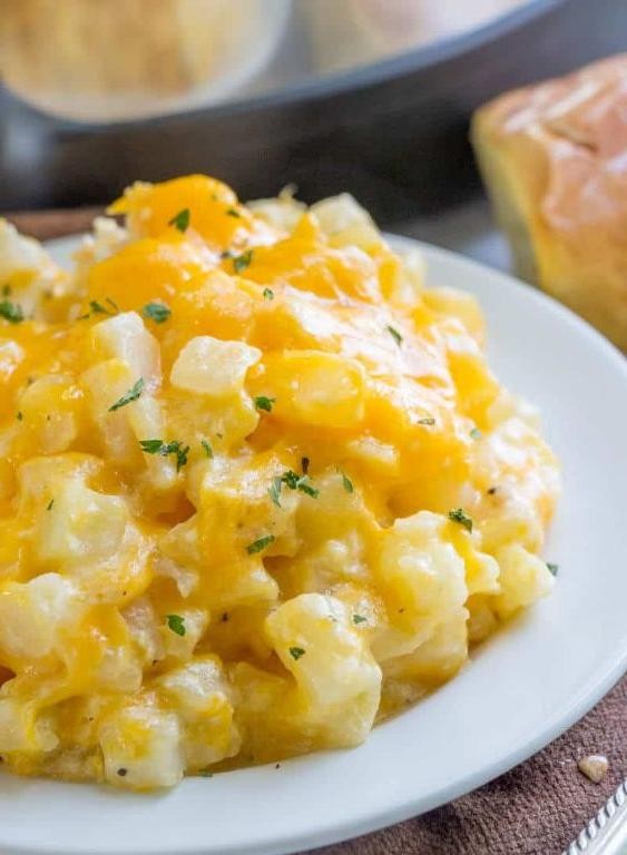 Slow Cooker Cheesy Potatoes