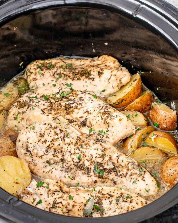 Slow Cooker Chicken Breast with Potatoes and Onions