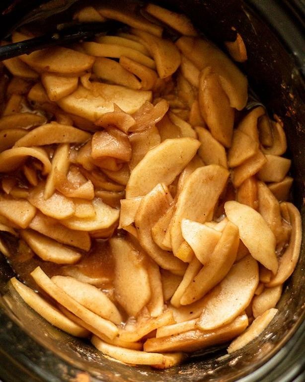 Slow Cooker Cinnamon Apples