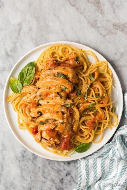 Slow Cooker Creamy Tomato Basil Pasta