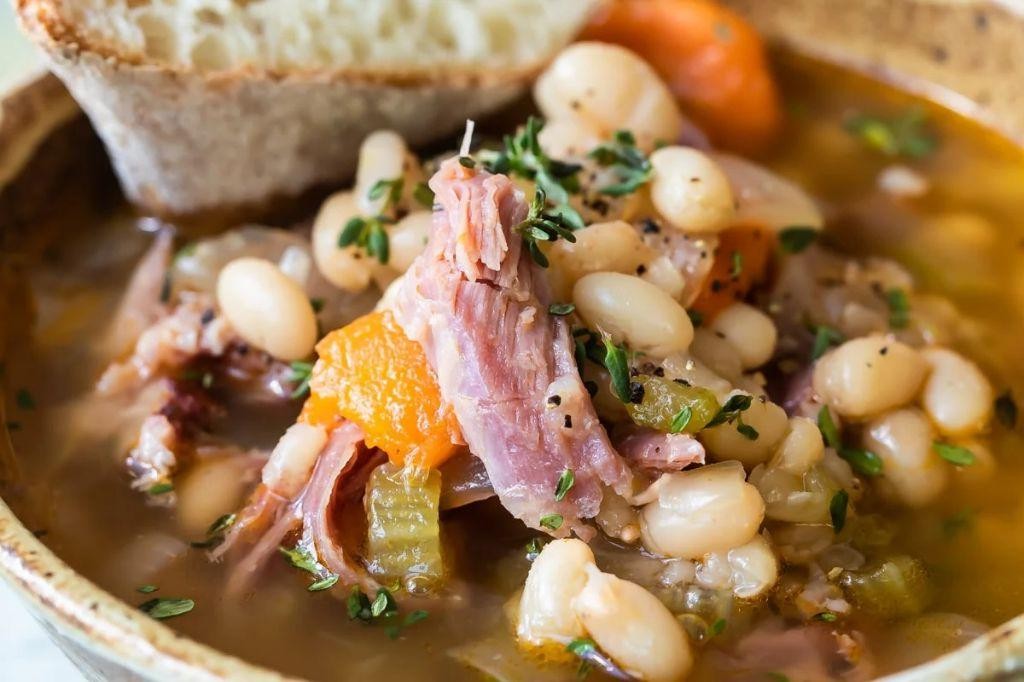 Slow Cooker Deli Ham and Bean Soup