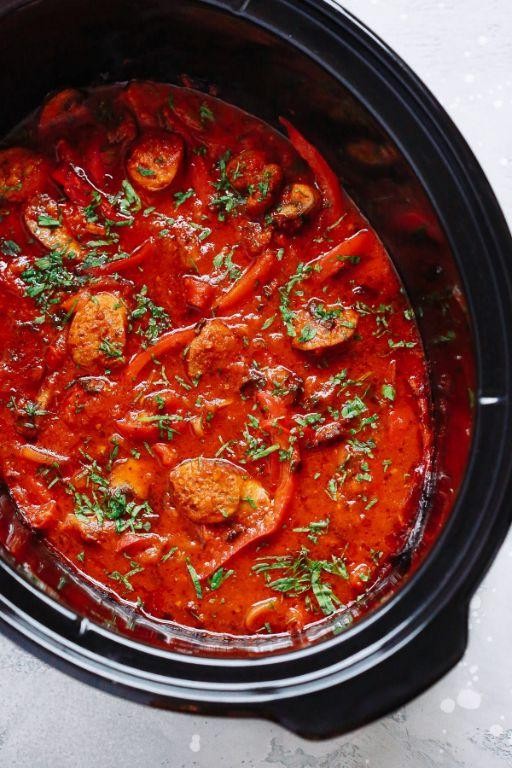Slow Cooker Italian Sausage and Peppers Pasta