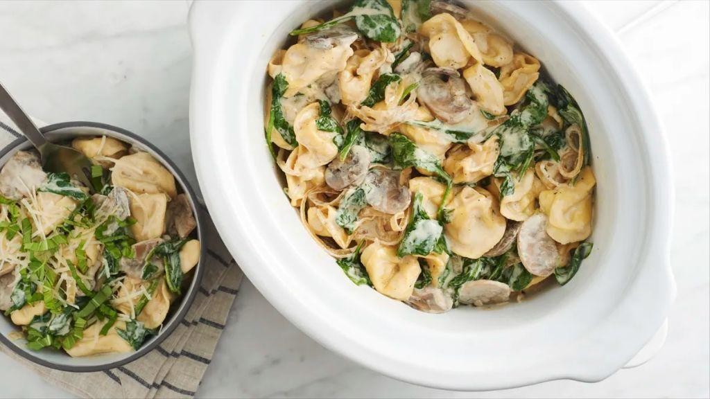 Slow Cooker Mushroom and Spinach Pasta