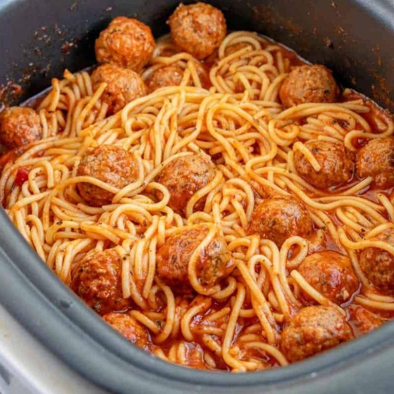 Slow Cooker Pasta with Meatballs