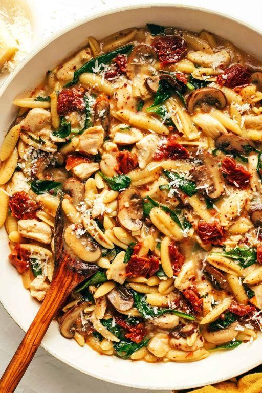 Slow Cooker Pasta with Sun-Dried Tomatoes and Olives