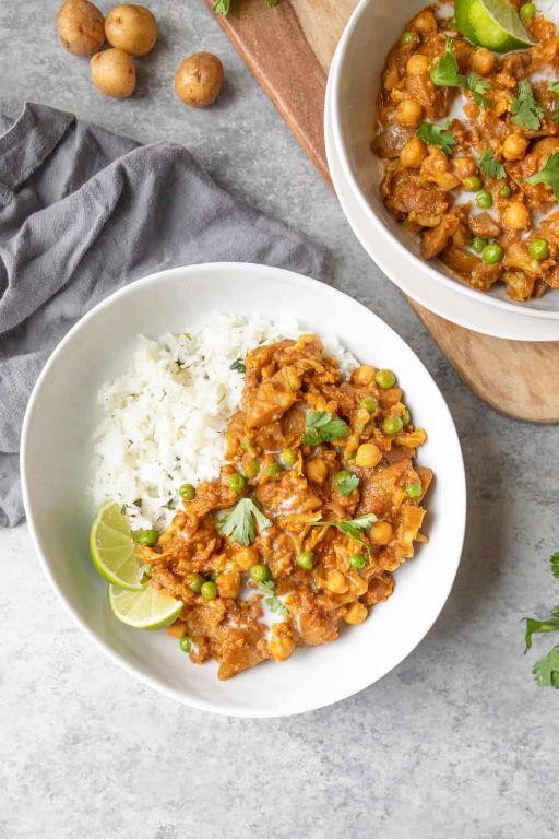 Slow Cooker Potato and Pea Curry
