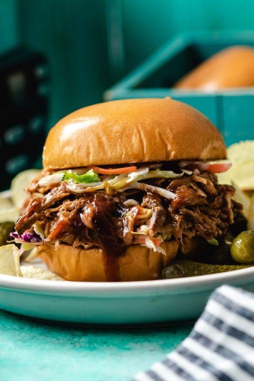 Slow Cooker Pulled Pork Sandwiches