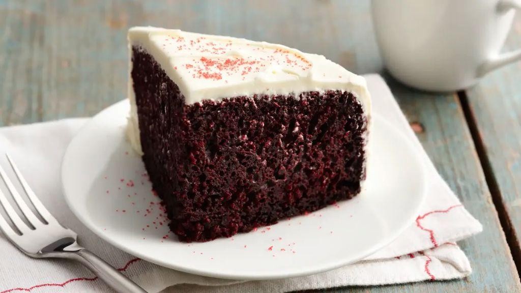 Slow Cooker Red Velvet Cake