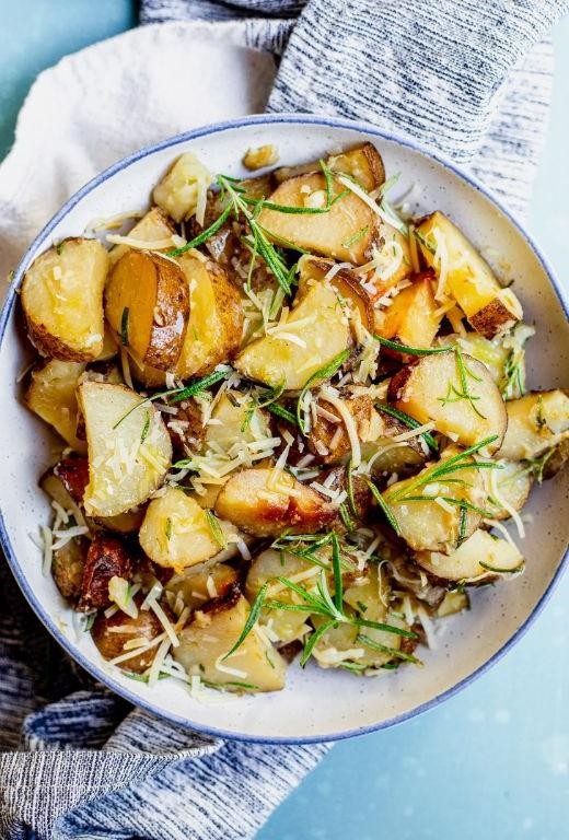 Slow Cooker Rosemary Garlic Potatoes