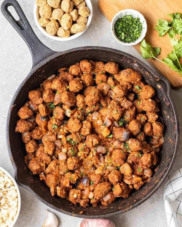 Soya Chunks Poori Masala