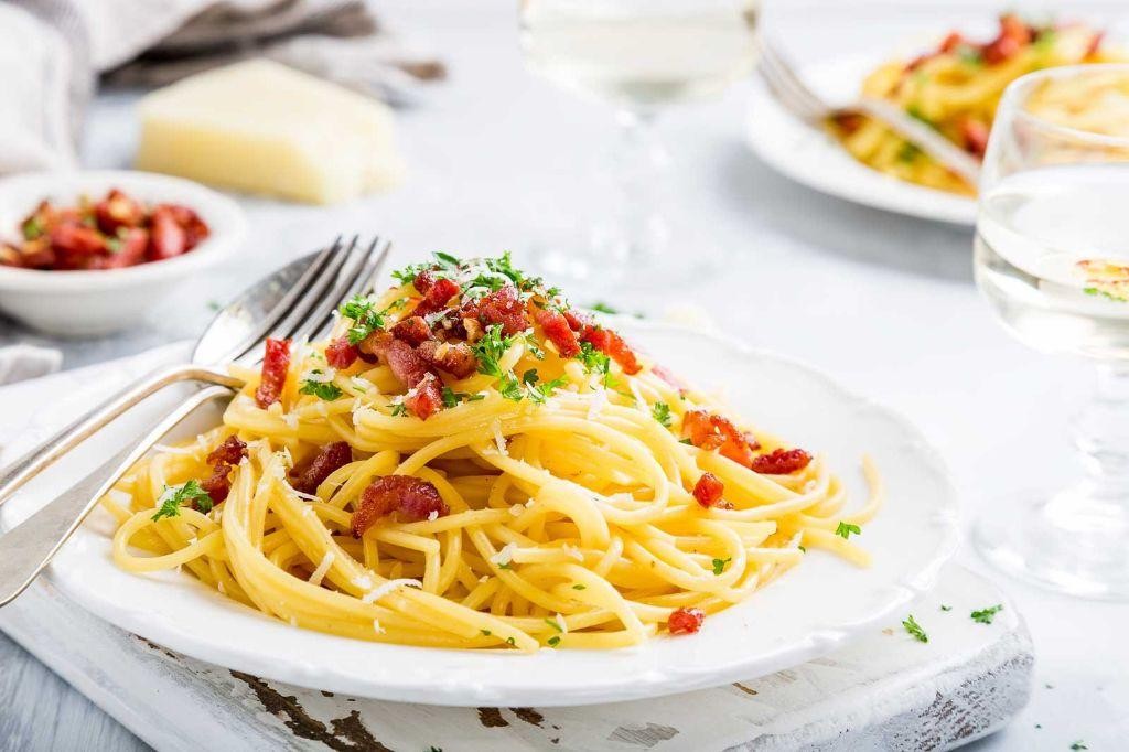 Spaghetti Aglio e Olio with Bacon