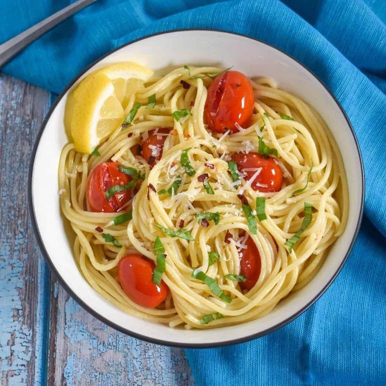 Spaghetti Aglio e Olio with Cherry Tomatoes